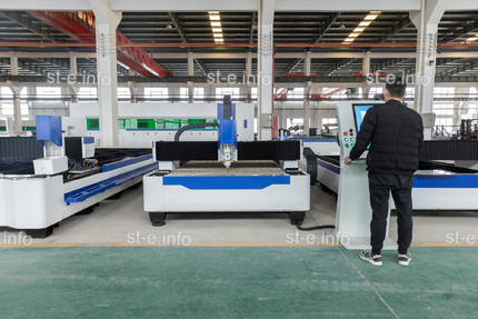 ЛАЗЕРНЫЙ СТАНОК ДЛЯ РЕЗКИ МЕТАЛЛА ST-6020R (6000*2000мм) 1,5kWt RAYCUS - st-e.info - Саратов